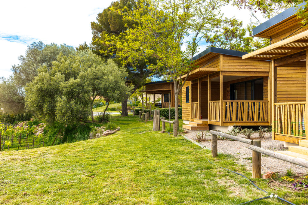 Les chalets premium en location au Camping dans l'Hérault Lou Labech à Bouzigues
